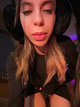 Snapshot of ORLA86 chatting on 16, 11, 2025 ORLA86 online show from 16, 11, 2025