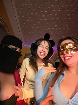 Snapshot of ORLA86 chatting on 17, 11, 2025 ORLA86 online show from 17, 11, 2025