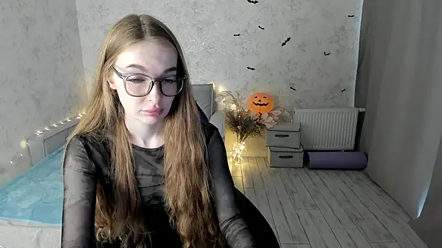 LissaCain online show from 8, 10, 2025