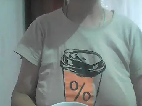 Snapshot of AnaXBerry chatting on 8, 7, 2026 AnaXBerry online show from 8, 7, 2026