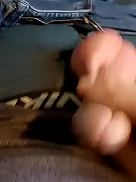 Snapshot of massive_cum chatting on 2, 7, 2026 massive cum online show from 2, 7, 2026