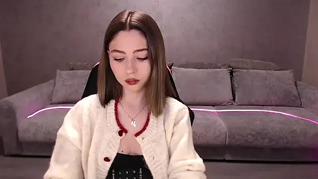 Tessa Walker online show from 2, 12, 2025