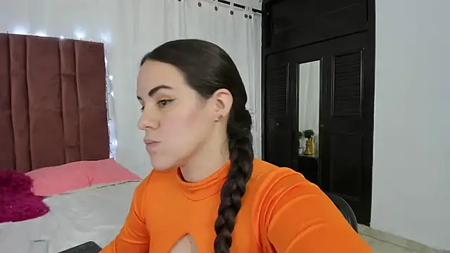 AURORA FRANKLIN online show from 5, 3, 2025