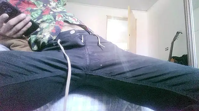 Snapshot of UncutToyBoy23cm chatting on 20, 9, 2025 UncutToyBoy23cm online show from 20, 9, 2025