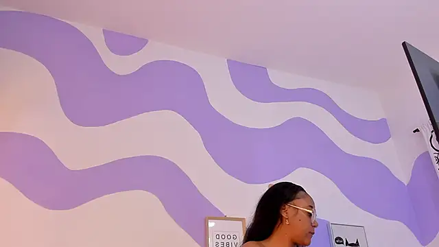MONAAXXX  online show from 4, 3, 2025