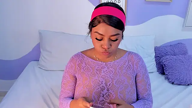 MONAAXXX  online show from 3, 10, 2025