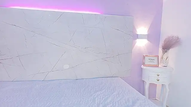 AbrilBrent online show from 5, 12, 2025