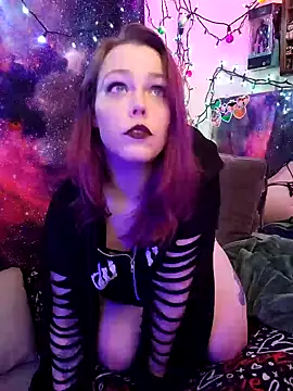 EverlyEster online show from 30, 1, 2025