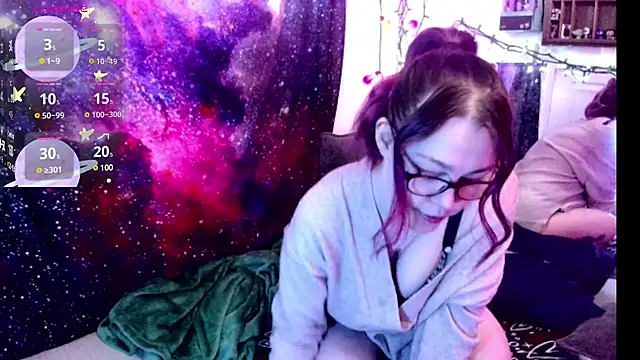 EverlyEster online show from 2, 2, 2025