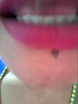 gatadeojosclaros online show from 17, 4, 2026