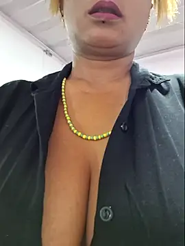 gatadeojosclaros online show from 5, 7, 2026