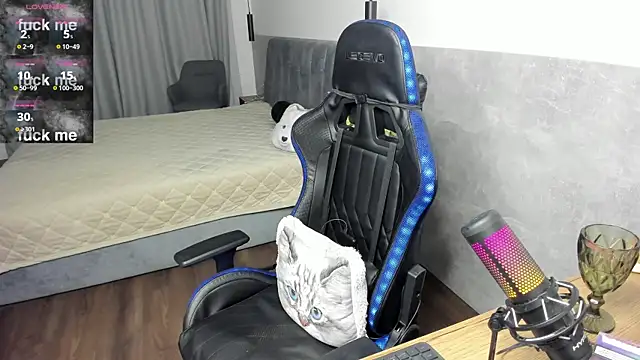 MCfly 11 online show from 10, 4, 2026