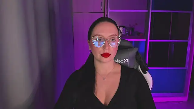 Christy Calypso online show from 8, 4, 2026