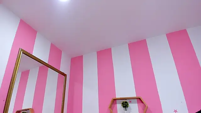 ISABELLA 020 online show from 17, 10, 2025