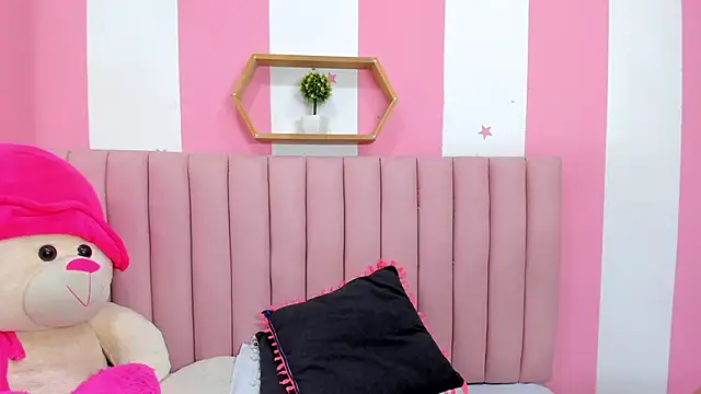 ISABELLA 020 online show from 26, 11, 2025