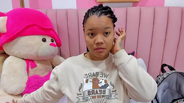 ISABELLA 020 online show from 10, 10, 2025