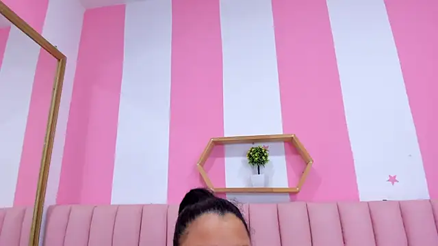 ISABELLA 020 online show from 12, 3, 2025