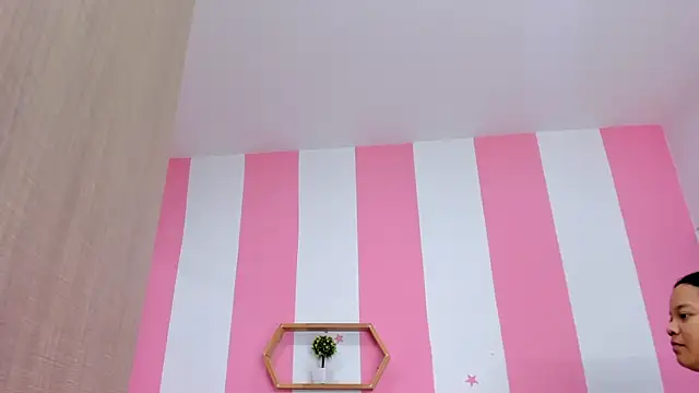 ISABELLA 020 online show from 7, 11, 2025