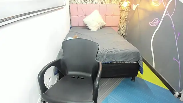 EmmaaEvans  online show from 17, 1, 2025