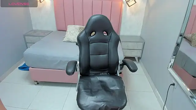 chelsyquinn online show from 16, 2, 2026