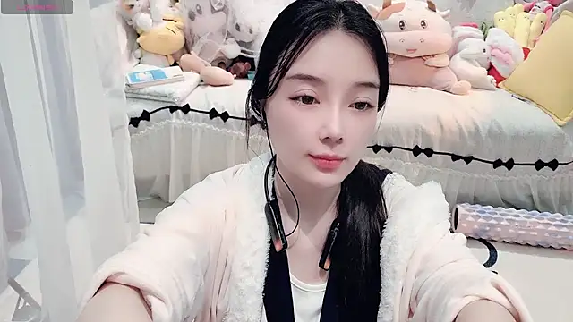 Snapshot of AKiKi711 chatting on 28, 4, 2026 AKiKi711 online show from 28, 4, 2026