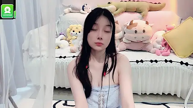 AKiKi711 online show from 10, 9, 2025