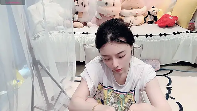 Snapshot of AKiKi711 chatting on 23, 7, 2026 AKiKi711 online show from 23, 7, 2026