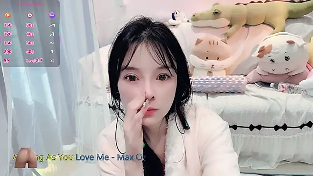 AKiKi711 online show from 5, 12, 2025