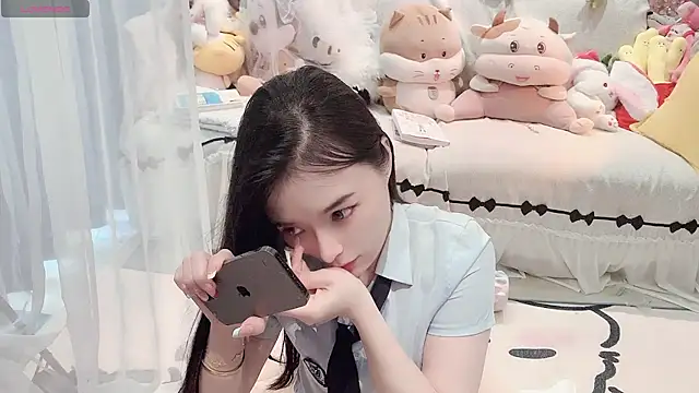 Snapshot of AKiKi711 chatting on 6, 5, 2026 AKiKi711 online show from 6, 5, 2026