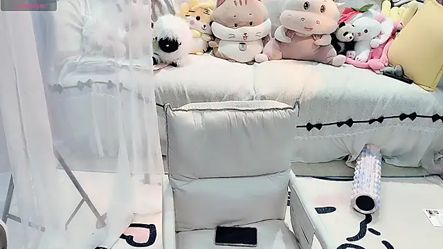 Snapshot of AKiKi711 chatting on 8, 7, 2026 AKiKi711 online show from 8, 7, 2026