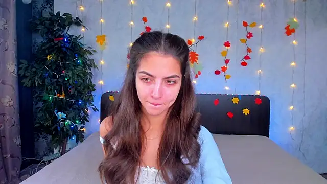 Snapshot of Milana_Crystal_ chatting on 18, 11, 2025 Milana Crystal online show from 18, 11, 2025