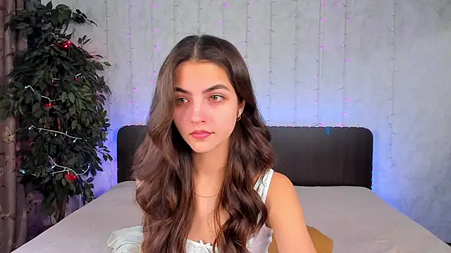 Milana Crystal  online show from 2, 2, 2025