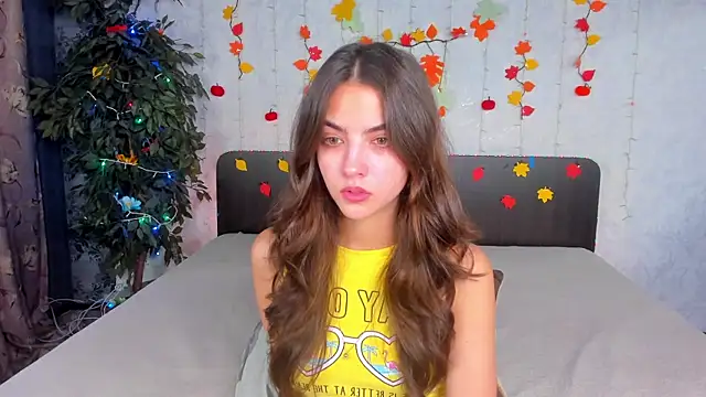 Snapshot of Milana_Crystal_ chatting on 10, 11, 2025 Milana Crystal online show from 10, 11, 2025