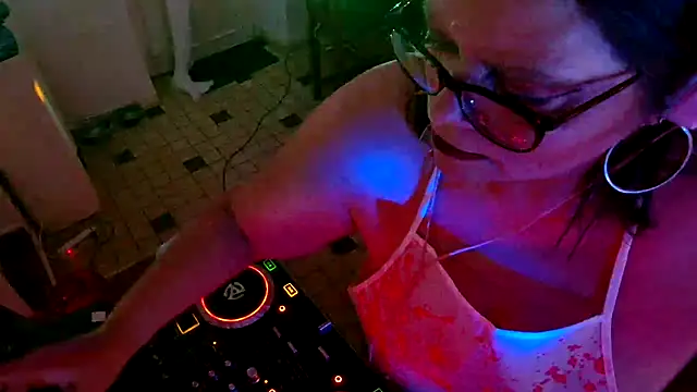 Lola-squirt online show from 31, 10, 2025