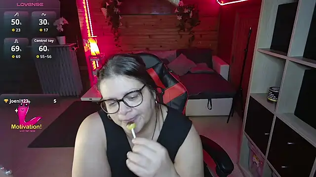 Lola-squirt online show from 8, 3, 2026