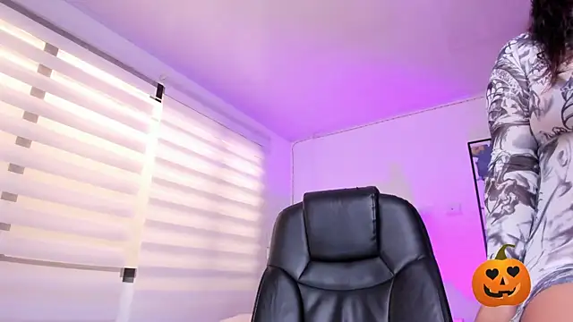 Danna Ramiirez online show from 11, 10, 2025