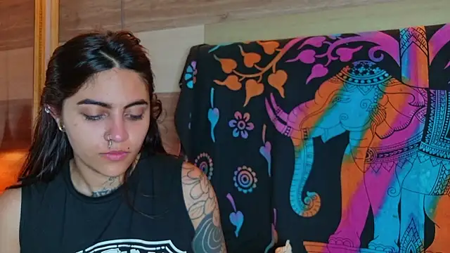 Cori Paige online show from 3, 2, 2026