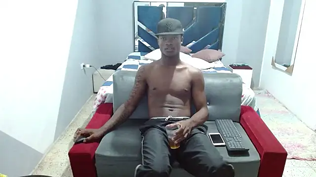 Snapshot of MiguelAngelxl chatting on 27, 10, 2025 MiguelAngelxl online show from 27, 10, 2025