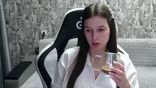 MissMiaCutie online show from 15, 2, 2025