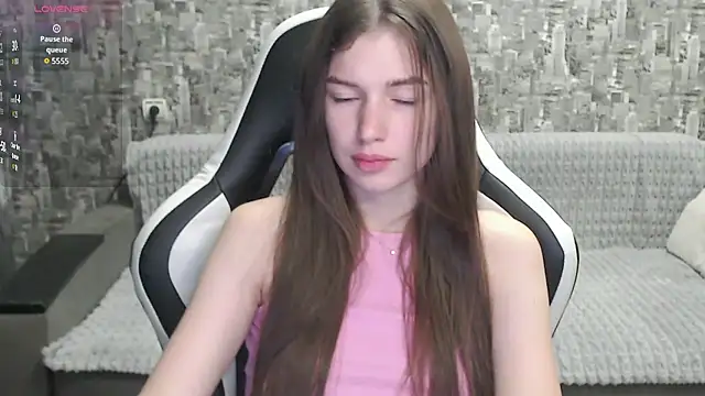 MissMiaCutie online show from 19, 9, 2025