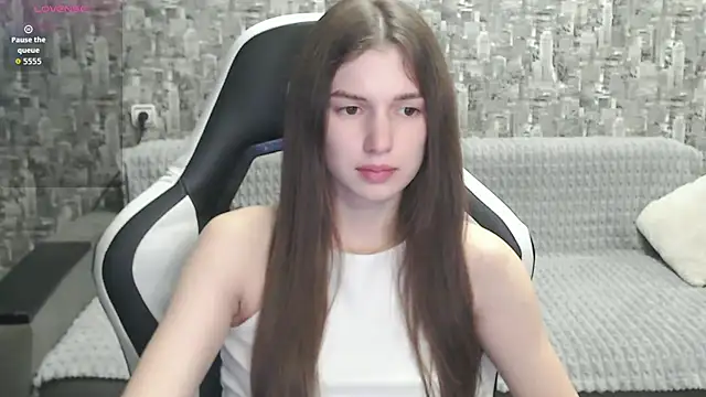 MissMiaCutie online show from 22, 9, 2025
