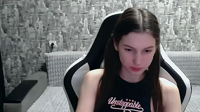 MissMiaCutie online show from 4, 3, 2025
