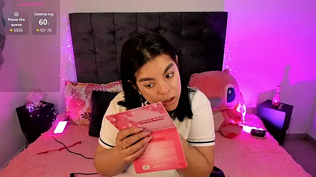 Kylie2211 online show from 26, 10, 2025