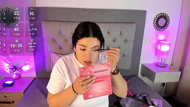 Kylie2211 online show from 10, 10, 2025