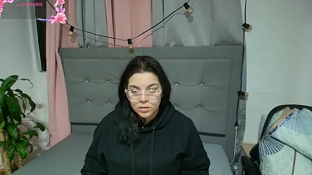 Kylie2211 online show from 25, 11, 2025