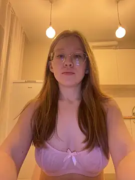 Snapshot of Eva_Weyne chatting on 14, 10, 2025 Eva Weyne online show from 14, 10, 2025