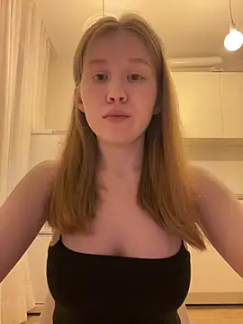 Snapshot of Eva_Weyne chatting on 6, 5, 2026 Eva Weyne online show from 6, 5, 2026