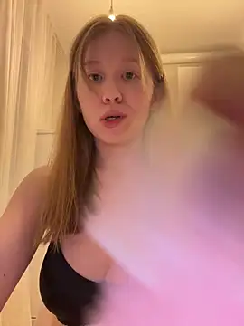 Snapshot of Eva_Weyne chatting on 10, 5, 2026 Eva Weyne online show from 10, 5, 2026