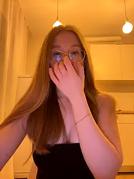 Snapshot of Eva_Weyne chatting on 13, 11, 2025 Eva Weyne online show from 13, 11, 2025