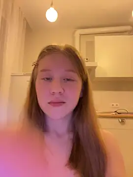 Snapshot of Eva_Weyne chatting on 28, 4, 2026 Eva Weyne online show from 28, 4, 2026